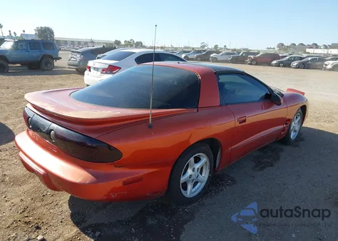 2001 Pontiac Firebird z USA, uszkodzony, nr VIN 2G2FS22K712113513